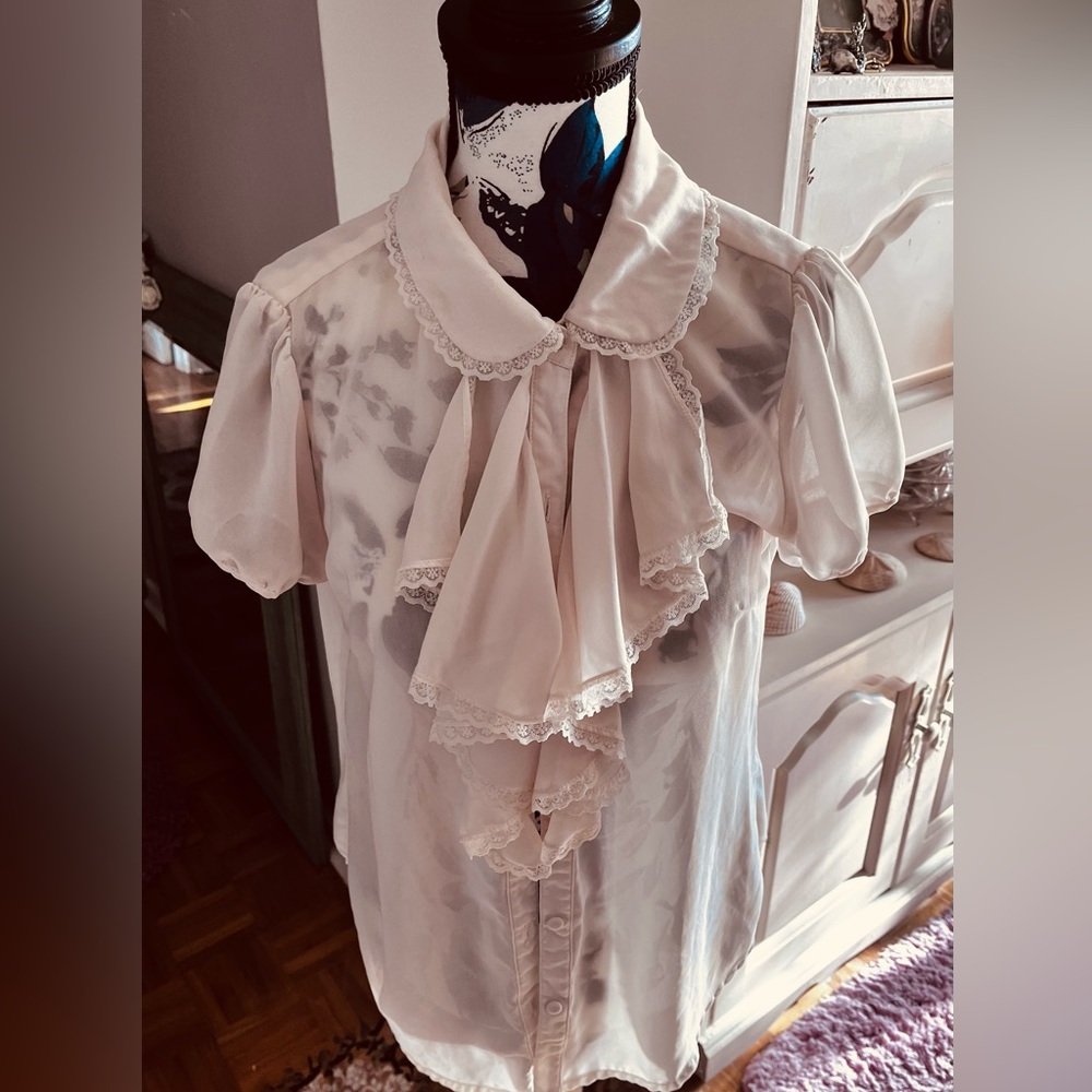 Forever 21 short sleeve blouse